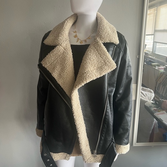 H&M Jackets & Blazers - H&M Black and Cream Teddy Jacket